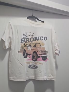 💫SALE💫 Ford Cropped Cream Tee with Bronco Graphic and Pink & Tan Accents